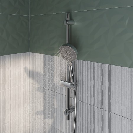 Pommeau de douche avec flexible et barre de douche 3 jets
